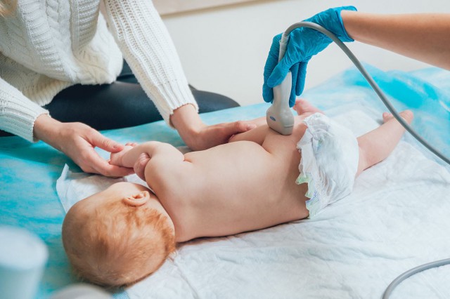 Ce probleme previne ecografia de șold la bebeluși?