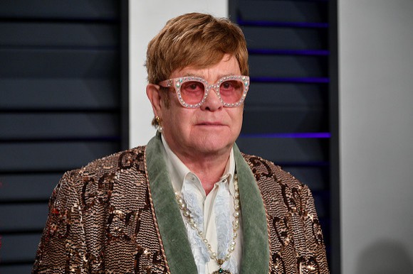 Elton John, cel mai mare colecționar din lume! În afară de ochelari, nu vă vine să credeți ce mai strânge artistul