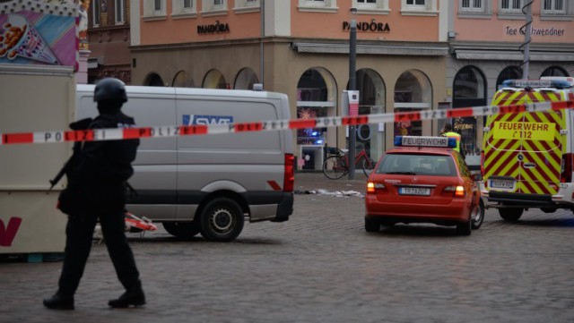 Germania: Bărbatul care a intrat în plin cu maşina într-o zonă pietonală din Trier, arestat preventiv