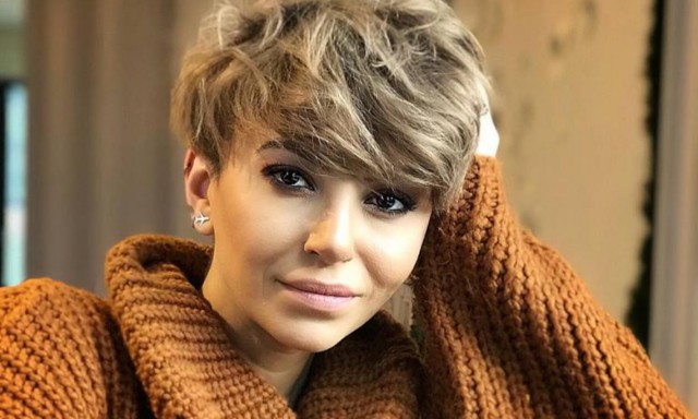 Giulia Anghelescu, topless. Cum s-a fotografiat în patul matrimonial