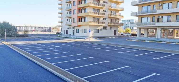 Parcare cu peste 100 de locuri, în MAMAIA NORD