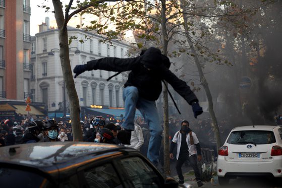 Violenţe în timpul protestelor organizate în Franţa faţă de proiectul de lege privind „securitatea globală“