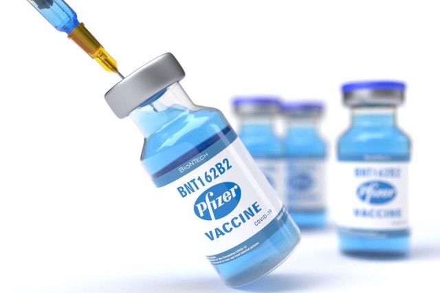 Marea Britanie: Autorităţile sfătuiesc persoanele cu antecente de reacţii alergice să nu facă vaccinul Pfizer