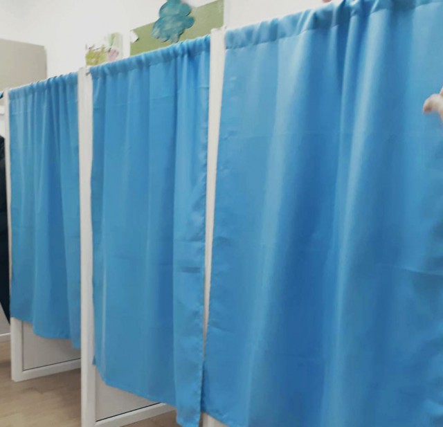 AUR propune desființarea cabinelor de vot pentru că, prin intermediul lor, sunt deturnate zeci de mii de voturi