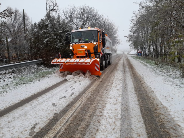 Angajații de la drumuri județene, pregătiți să acționeze în caz de vreme severă