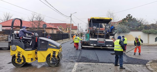 Primăria Constanța recondiționează asfaltul în mai multe zone din oraș