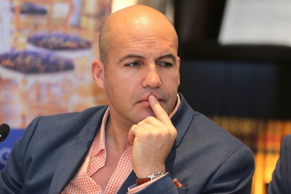 Ce româncă superbă i-a ținut companie actorului Billy Zane la București. Au ieșit la cină