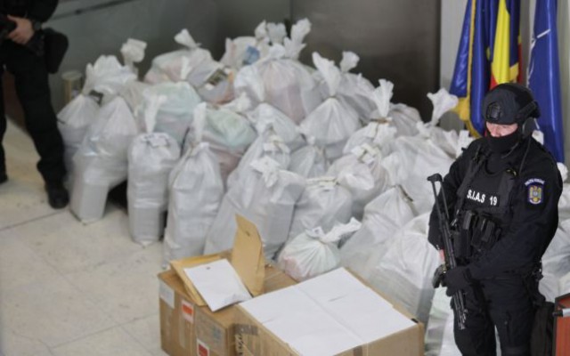 POLIȚIȘTII cercetați pentru luare de mită în DOSARUL ‘Cocaină la Marea Neagră’ se plâng că MOR de FOAME