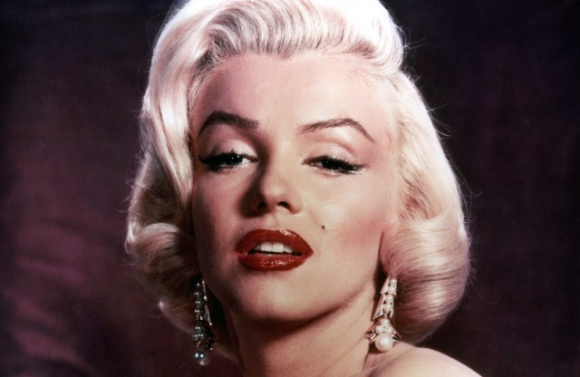Un bărbat care „a visat dintotdeauna” să fie alături de Marilyn Monroe și-a cumpărat acum o criptă lângă a ei