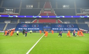 UMILINȚĂ pentru Istanbul Başakşehir în meciul cu PSG: Francezii le-au dat cu terenul în cap turcilor, după ce meciul a fost reluat