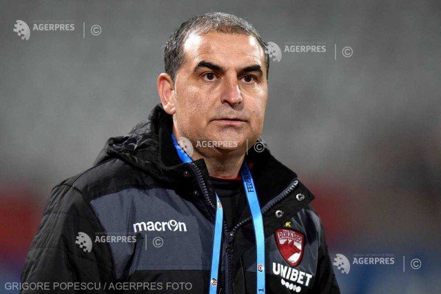 Ionel Gane - Doresc să rămân la Dinamo, am contract şi voi fi prezent la reunirea de pe 3 ianuarie