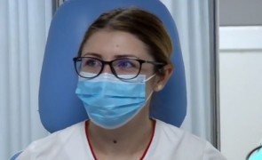 O asistentă medicală din Marea Britanie se declară nevinovată de uciderea a opt bebeluşi