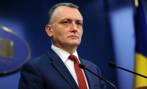Posibil viitor ministru al Educației în noul Guvern, Sorin Câmpeanu a fost decorat de Franța