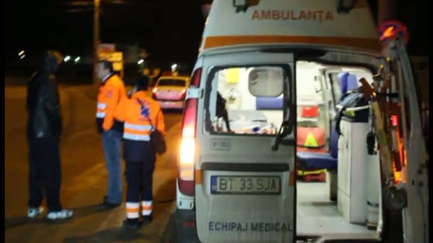 PERICOL! Un BĂRBAT din CASTELU își BATE MAMA pentru că așa îi SPUN nişte VOCI!