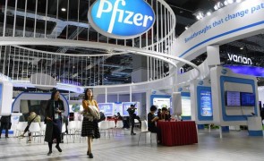 SUA au cumpărat 100 de milioane de doze suplimentare de vaccin de la Pfizer
