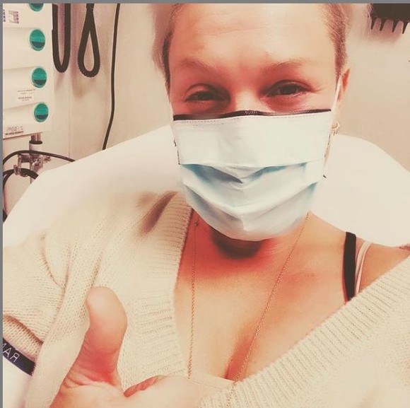 Pink, internată în spital. S-a ales cu o fractură chiar înainte de Crăciun