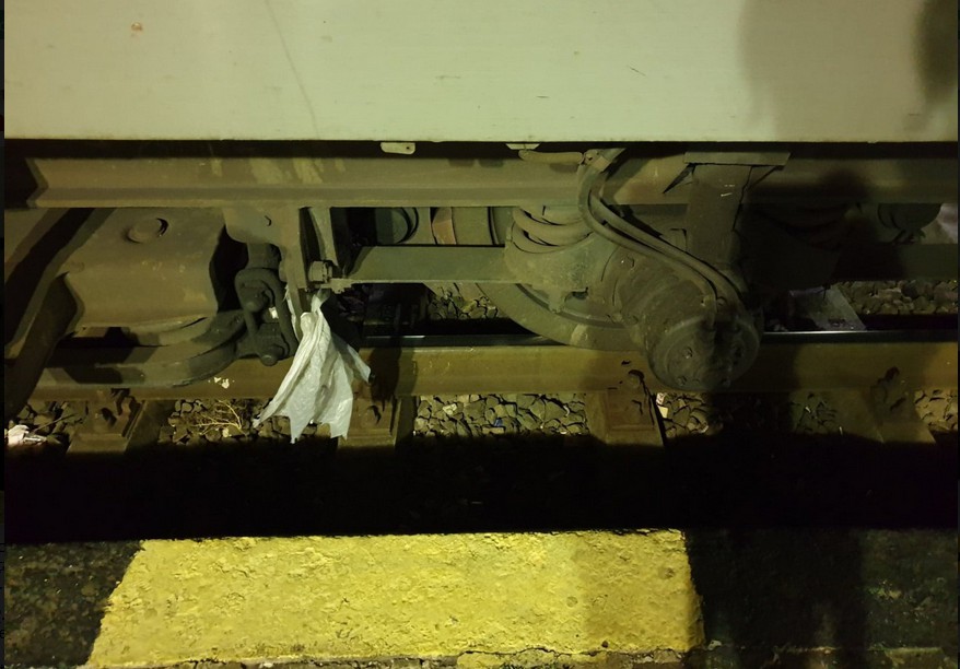 Bărbat lovit MORTAL de TREN, în gara Saligny