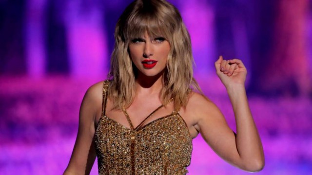 Albumul 'Evermore' al lui Taylor Swift se menține pe primul loc în Billboard 200