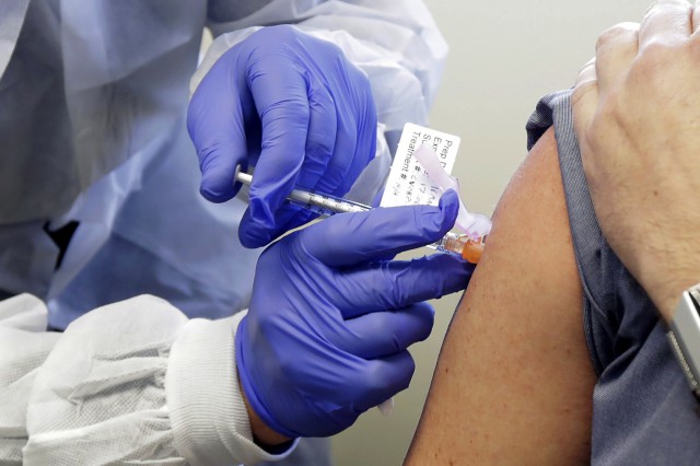 Iranul începe faza de testare pe oameni a primului său vaccin anti-COVID-19