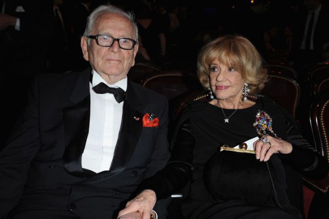Controversata iubire a lui Pierre Cardin cu actriţa Jeanne Moreau, în timp ce designerul trăia cu asistentul său