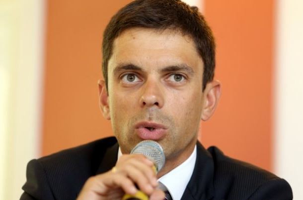Noul ministru al Sportului vrea ca școala să înceapă cu 45 de minute de gimnastică și nutriție