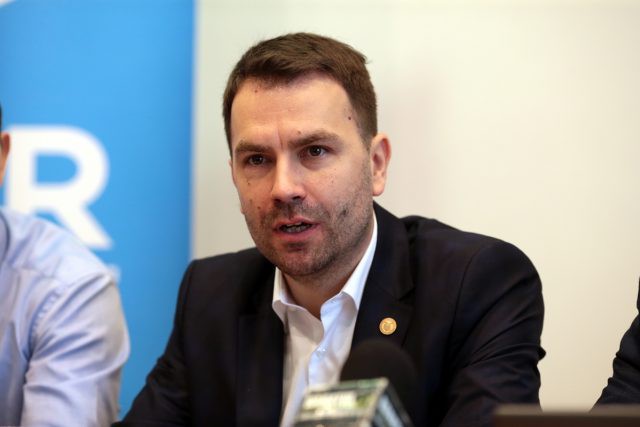 Cătălin Drulă: Viitoarele autostrăzi din România vor avea mai mult spaţiu între banda de circulaţie şi parapetul median