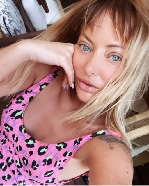 Delia, vacanţă exotică în Zanzibar. Insectele şi şopârlele au ţinut-o trează în primele nopţi