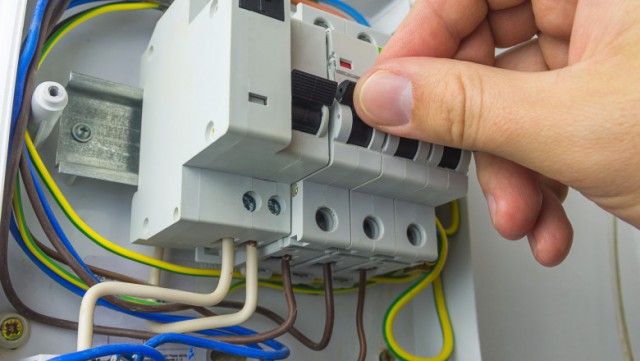 Electrica Furnizare va prelua consumatorii de energie care rămân fără furnizor în septembrie