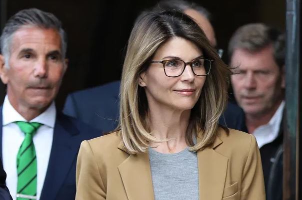 Lori Loughlin, eliberată din închisoare după ispășirea condamnării în scandalul admiterii frauduloase în universităţi