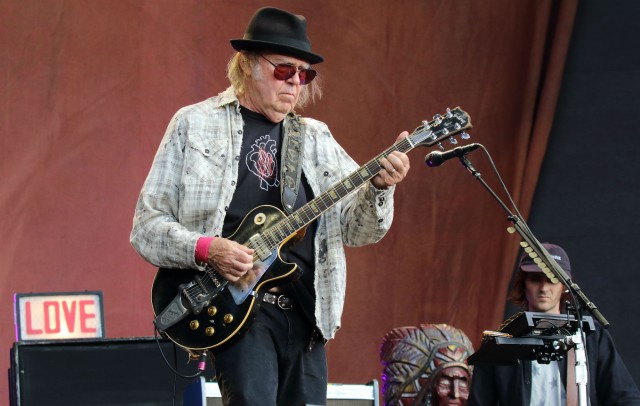 Neil Young a vândut 50% din drepturile de autor asupra catalogului său muzical