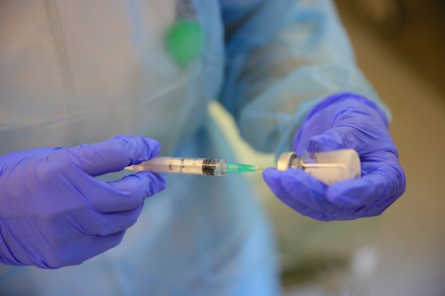 Coronavirus: Anchetă în Ucraina după ce presa a relatat despre vaccinări ilegale la un preţ de 3.000 de euro doza