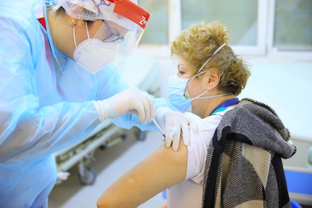 CNCAV: 35.394 de persoane au fost vaccinate împotriva COVID-19 în ultimele 24 de ore