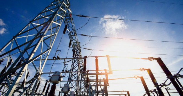 Clienţii casnici ai Electrica au la dispoziţie 47 de oferte mai ieftine pe piaţa concurenţială
