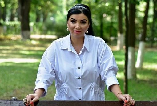 Adriana Bahmuțeanu, despre Ioana Năstase: „Ce caută cu doi moșnegi la andropauză?”