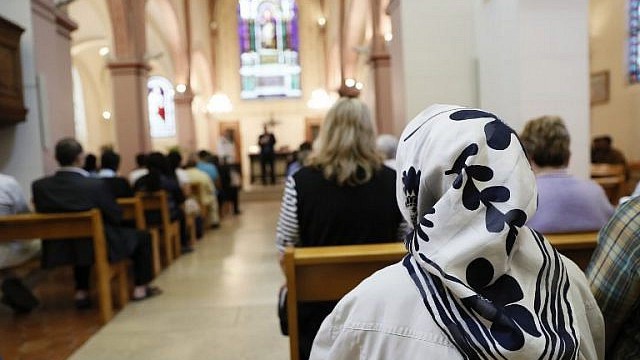 ONG: Peste 340 milioane de creştini persecutaţi în lume, în 2020