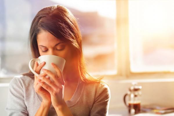 3 căni de cafea pe zi înjumătățesc riscul de deces în caz de coinfecţie VHC/HIV