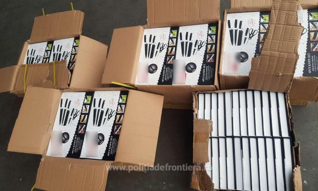 CUŢITE în valoare de 92.500 lei, confiscate în Portul Constanţa Sud Agigea