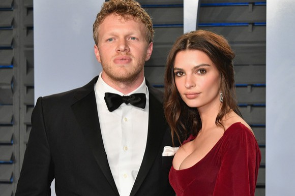 Emily Ratajkowski, femeia cu cei mai frumoși sâni, în primele poze cu burtica de gravidă