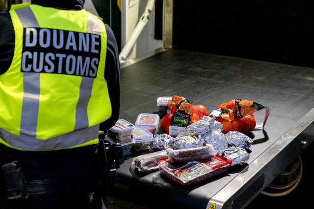 Vameşii olandezi au confiscat sandvişuri de la pasageri sosiţi cu un feribot din Regatul Unit