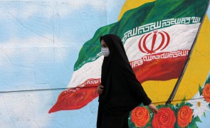 Mai bine MORȚI, decât salvați de americani şi britanici: Iranul interzice vaccinurile anti-COVID-19