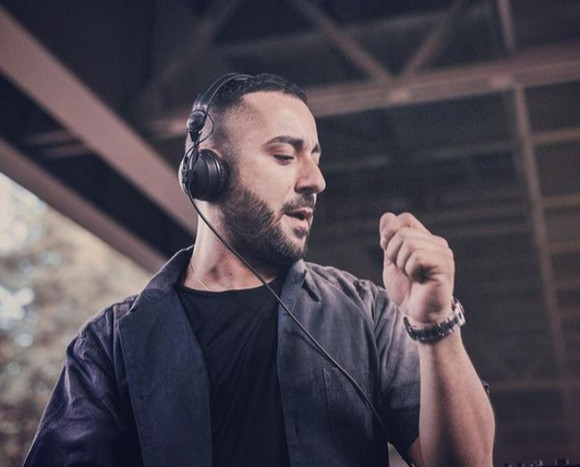 DJ celebru în cluburile din Mamaia, înjunghiat de propriul tată. În 2019 a stabilit un record la Sunwaves