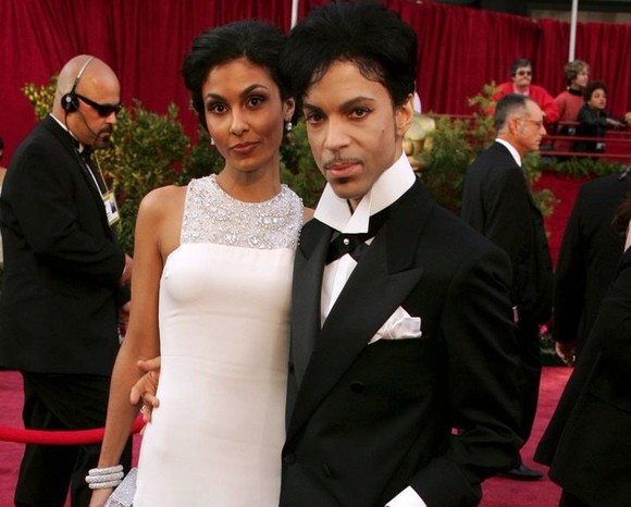 Actele de divorţ ale lui Prince spun adevărul! Cântăreţul îşi tortura psihic fosta soţie