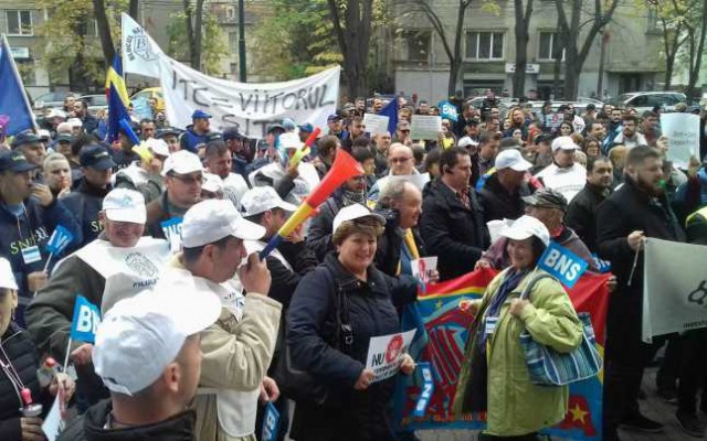 BUGETARII ies în stradă! Protestează împotriva măsurilor luate de Guvernul Cîțu