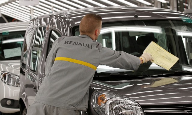 Renault va lansa versiuni electrice ale celor mai bine vândute modele