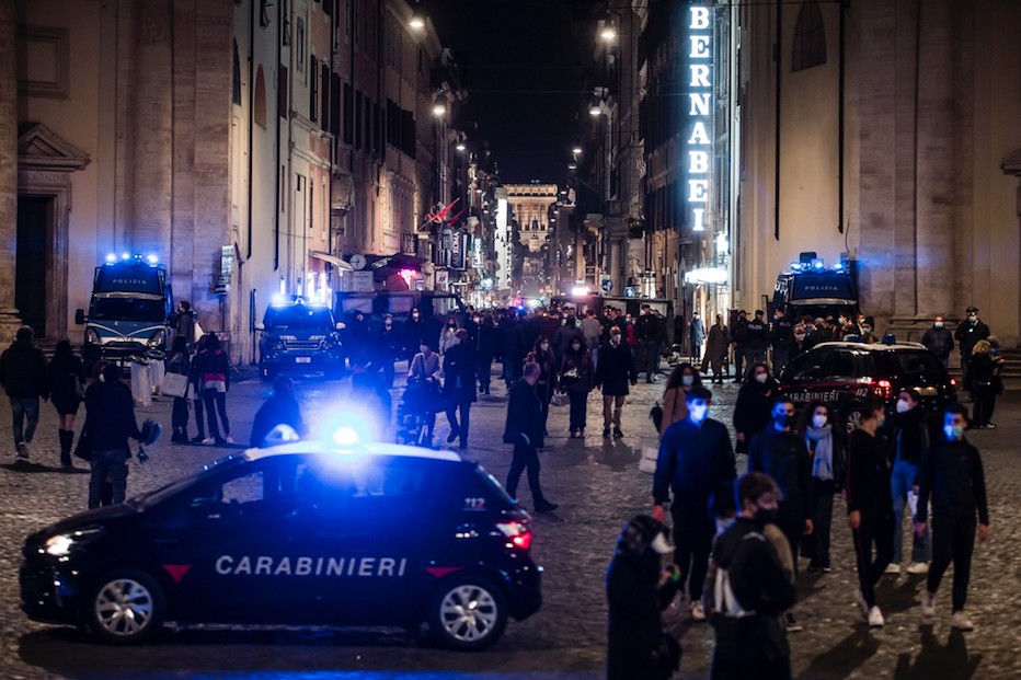 Italia: Sute de membri ai mafiei, judecaţi începând din această săptămână într-un proces uriaş
