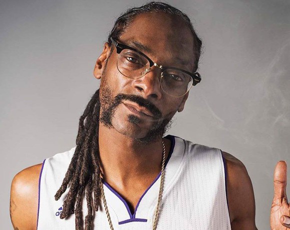 Snoop Dogg a ajuns viral după ce s-a filmat ascultând manele! Ce artist român i-a trezit interesul rapperului