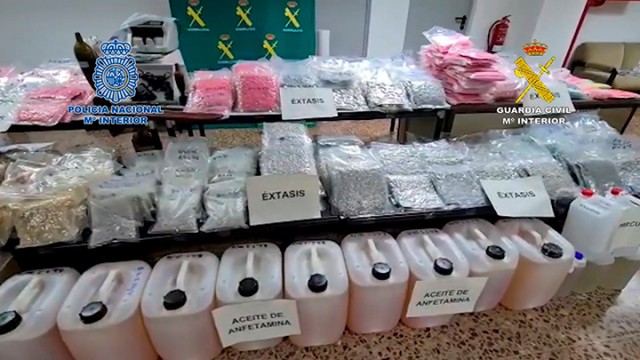 Captură-record de peste 800.000 de comprimate de ecstasy în Spania. Din reţea făceau parte şi români