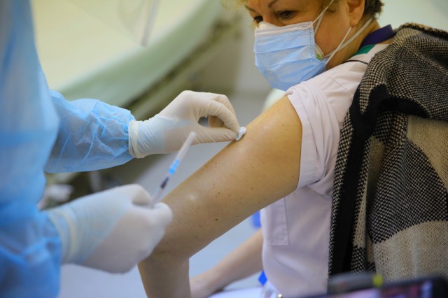 Campanie de vaccinare anti-COVID: 15.510 persoane, imunizate în ultimele 24 de ore