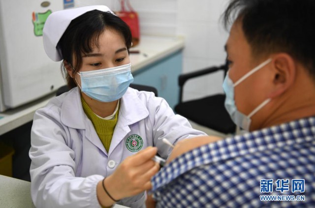 Coronavirus: Peste 15 milioane de chinezi au fost deja vaccinaţi