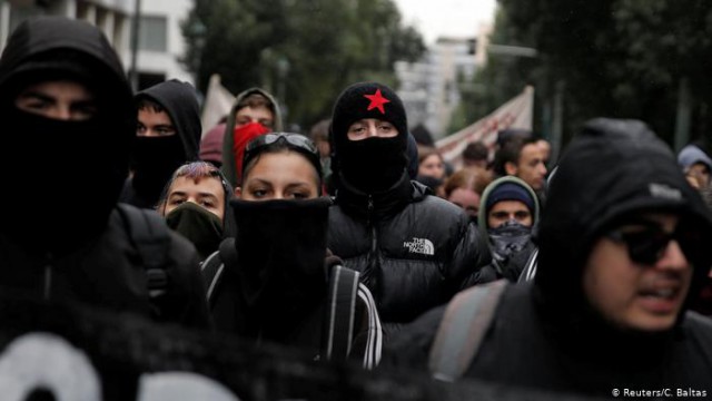 Grecia: Noi manifestaţii ale studenţilor împotriva prezenţei poliţiei în universităţi